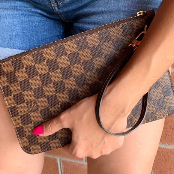 💎✨Wristlet ✨💎 Louis Vuitton Wristlet / Pouchette - Picture 2 of 10